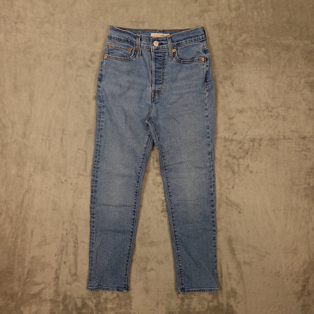 Levi’s Wedgie Straight High Rise Jeans Women’s Size 27 Light Wash‎ Blue Denim